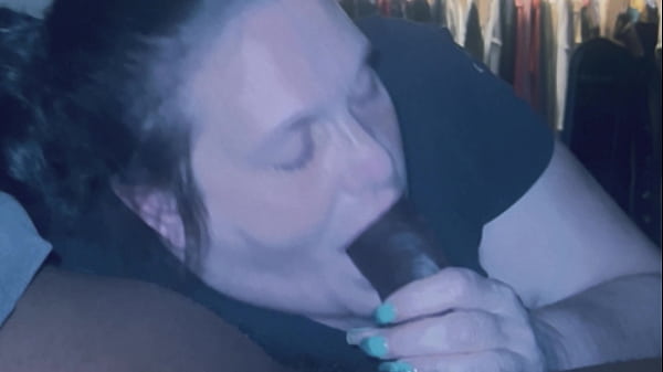 Monster gumjob gets a monster cumshot