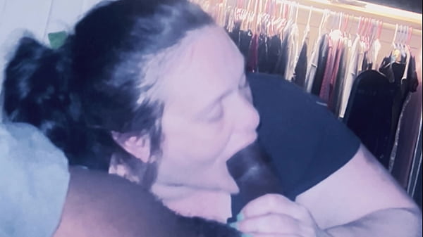 Monster gumjob gets a monster cumshot