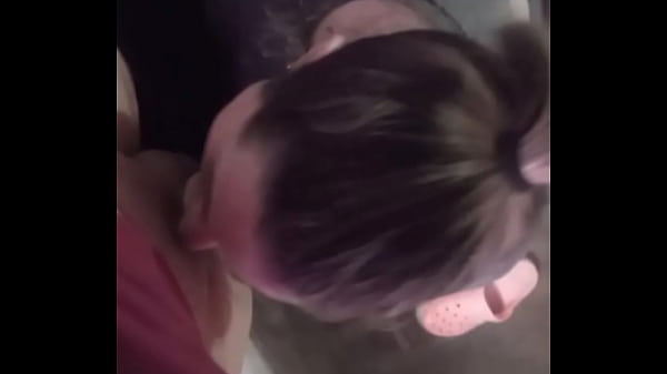 Me encanta chupar pija y llevarla al fondo de mi garganta