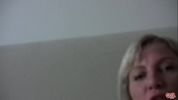 La madre que todos nos follaríamos... Señora compórtese!