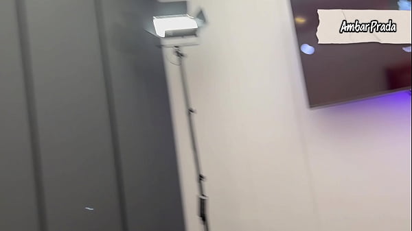 Delicioso sexo casero detrás de cámaras antes de iniciar las grabaciones AMBAR PRADA