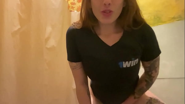 Foi pega no banheiro da amiga