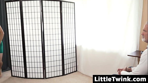 The Big Man Kisses the Little Guy Having to Arch His Back Down to Meet His Mouth – Littletwink – Littletwink