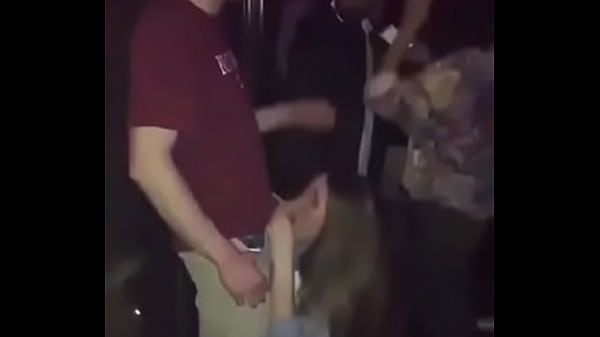 Mamando na festa loucaça