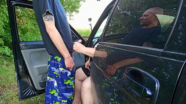 OMG!!! Madrasta amadora gorda madura chupa o pau do enteado em um estacionamento público