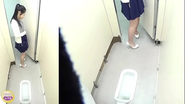 Japanese pee orgasm 3
