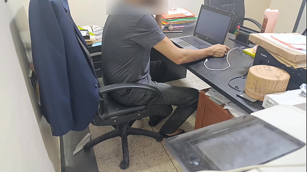 She came asking for the assistant, she wants me to fuck her and raise her salary she has a big milky bootie