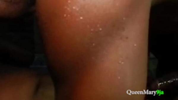 She couldn't resist to join when she saw him fucking her