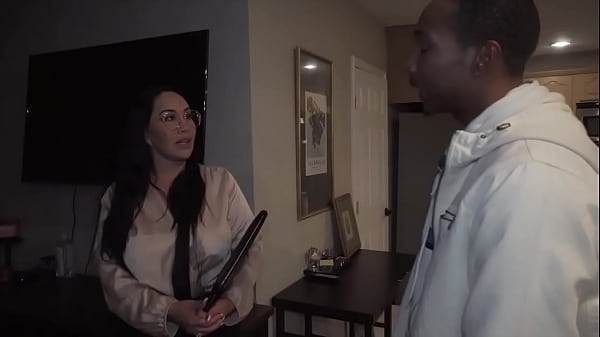 Queen rogue fucked house owner being a good slut