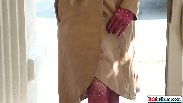 Big tit shemale Ariel Demures lapdance will make anyone hard