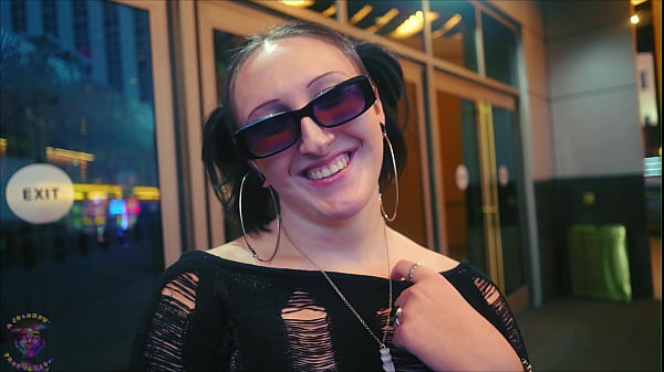 Super Hot White Slut Raven Vice Gets Greeted And Seduced By Old Man At The Golden Gate Casino In Las Vegas