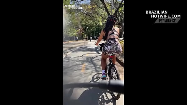 DANDO UMA VOLTA DE BICICLETA PARQUE IBIRAPUERA COM SHORT TODO SOCADO