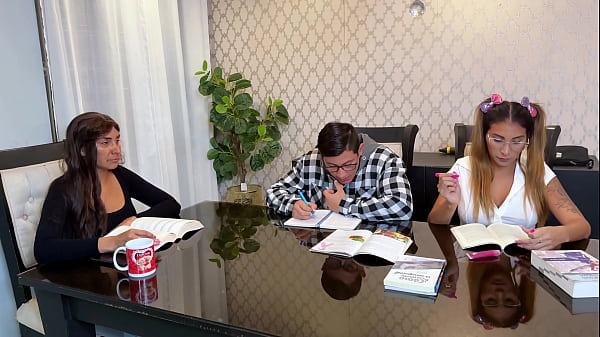 The babysitter didn’t notice! Fucking the stepsister is better than doing homework