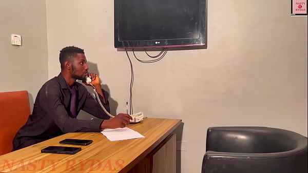 EROTIC STUDENT SEDUCES TEACHER IN THE CLASSROOM AND SHE GOT A MASSIVE HARDCORE SEX IN HIS OFFICE.    UNE ÉTUDIANTE ÉROTIQUE SÉDUIT UN PROFESSEUR DANS LA SALLE DE CLASSE ET ELLE A OBTENU UN SEXE HARDCORE MASSIF DANS SON BUREAU.