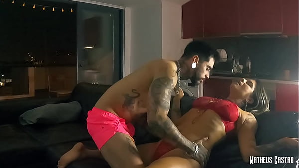 Brasileira safada fazendo teste do sofá na Europa | Basted