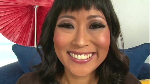 Az anya egy szexi kurva a nagy fekete farknak