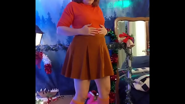 Hotwife Steffi Velma sans pussy dance (dirty bit) Thumbnail