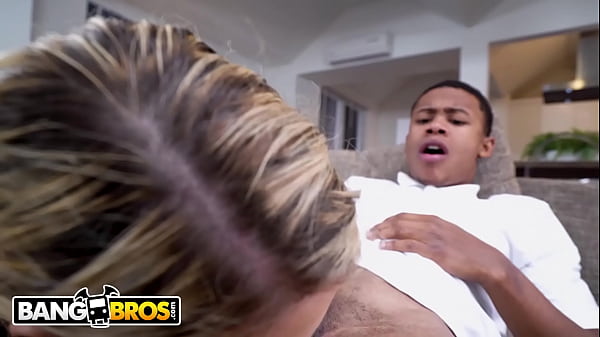 BANGBROS - Epic MILF Joslyn Jane Dominates Lil D's BBC