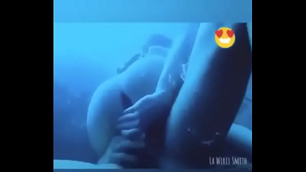 singando abajo del agua sex movie [ Duration: 00:28 ]