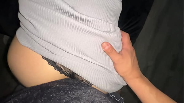 Que buena esta la amiga de mi hermana, al fin me dejo follarla. latina culona, amateur, pov.