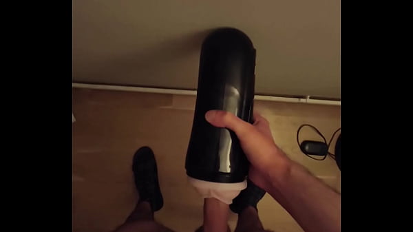 Fodendo minha fleshlight até eu gozar