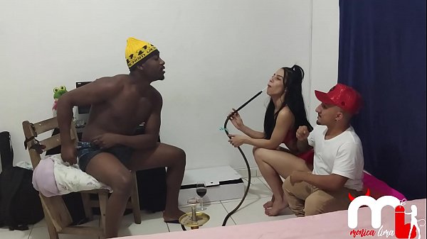 (Desejos de Gravida) Recebi o convite do Pistolinha Ator para furar a quarentena e ir foder com o negro dotado e sua esposa. ( Casal Porra Loka * AMOR E SEXO * Pistolinha Ator * Karen Oliver )