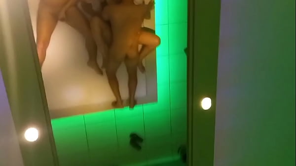 safado me comeu no motel e gozei muito na piroca dele!!! Sentei então no pau do corno depois que o macho gozou dentro da minha buceta e enquanto o macho me deu leitinho na boca