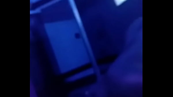 Negão chupando meu cu antes de meter.