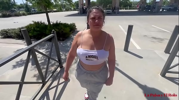 Gorgeous thick Colombian picked up at gas station Gets pounded while on her days! La Paisa Tinder date