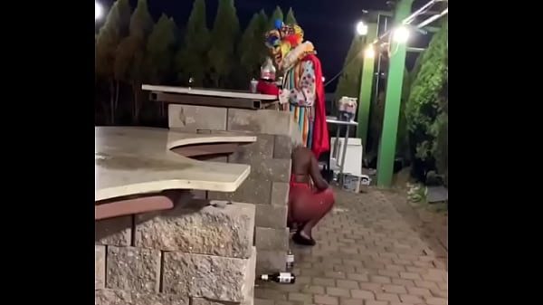 This how bartenders really be in the club