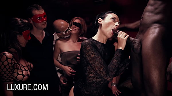 Hardcore orgy in a parisian swinger club