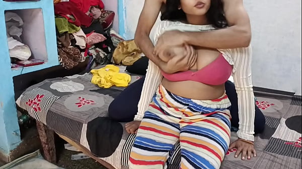 Bhabhi ficará feliz fazendo esse tipo de sexo, peitos e trepadas