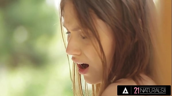 21 NATURALS - Horny Macy Enjoys Passionate Sex Outside In The Garden And Gets Sprayed With Cum