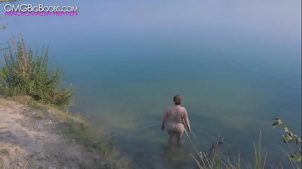 public big tits no bra