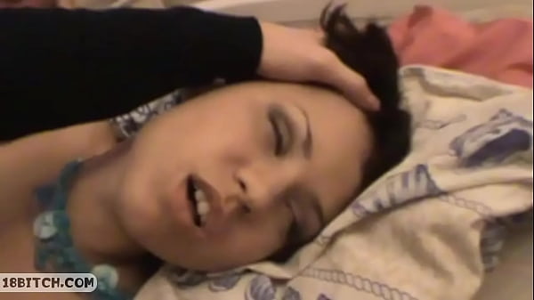 Linda universitária faz seu primeiro vídeo pornô