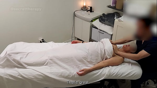 Emma, flirty MILF witih huge tits was down to fuck during the massage