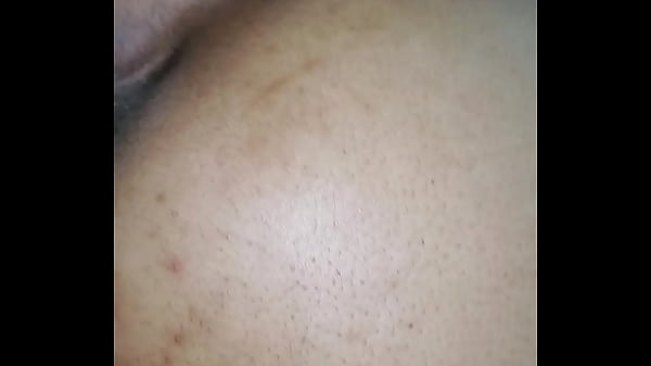 Fekete fickó keményen megdugja a lányt háulról