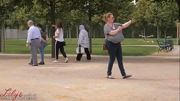 saggy tits no bra in public