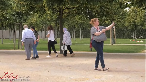 saggy tits no bra in public