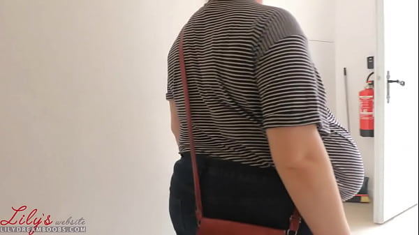 saggy tits no bra in public