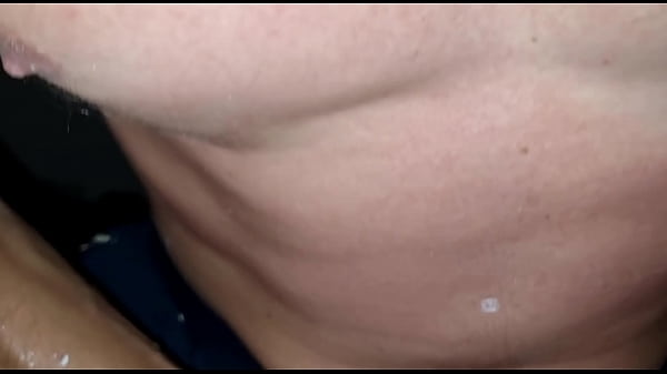 Esfregou a rola no meu grelo , meteu  e gozou gostoso. Jhonny hot1