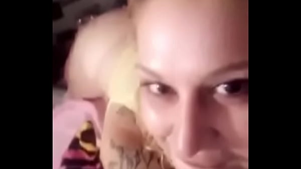 showing me her shaking her booty Thumbnail