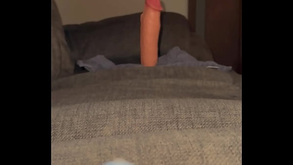 Disfrutando bien rico mi consolador