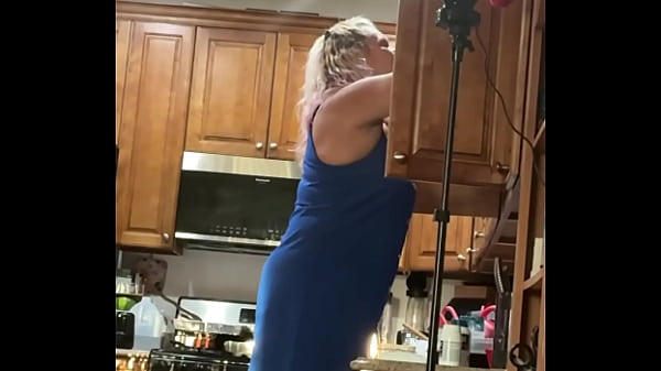 Sexy blonde wife in everyday life Thumbnail
