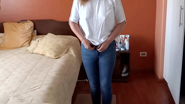 Meu enteado e eu assistimos a um filme pornô e nos masturbamos; ele me pede sexo anal.