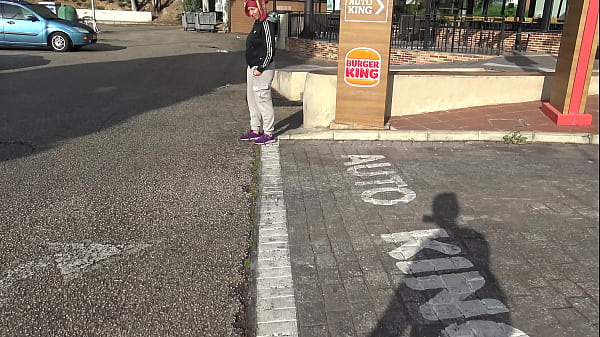 A hungry Turkish woman is NOT SCARED to have sex in exchange for a BURGER !!!