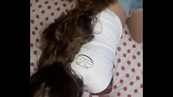 Novinha de 18 mamando