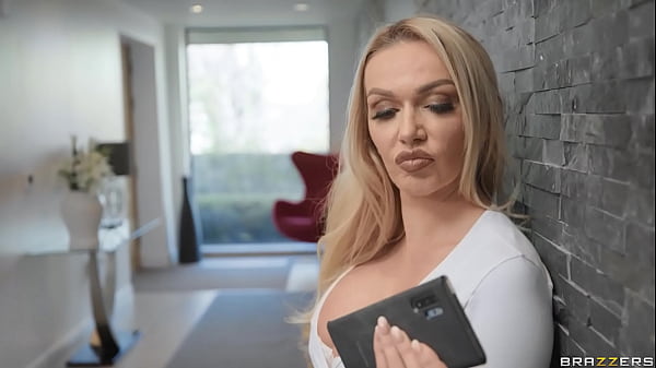 Fucked For The Last Time - Phoenix Marie, Amber Jayne / Brazzers  / stream full from www.zzfull.com/still