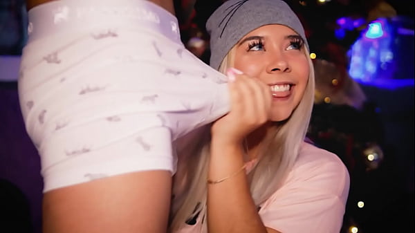 Horny blonde twerks and dances sensually on her friend's cock