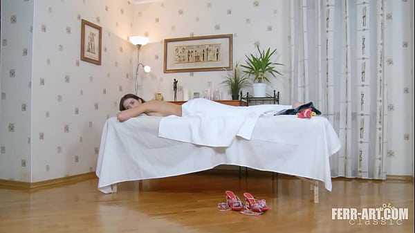 Cute teen with bubble butt enjoys pussy fingering and hard sex